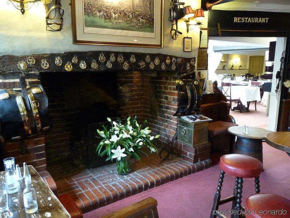 The Running Horses Hotel Mickleham Restaurant billede
